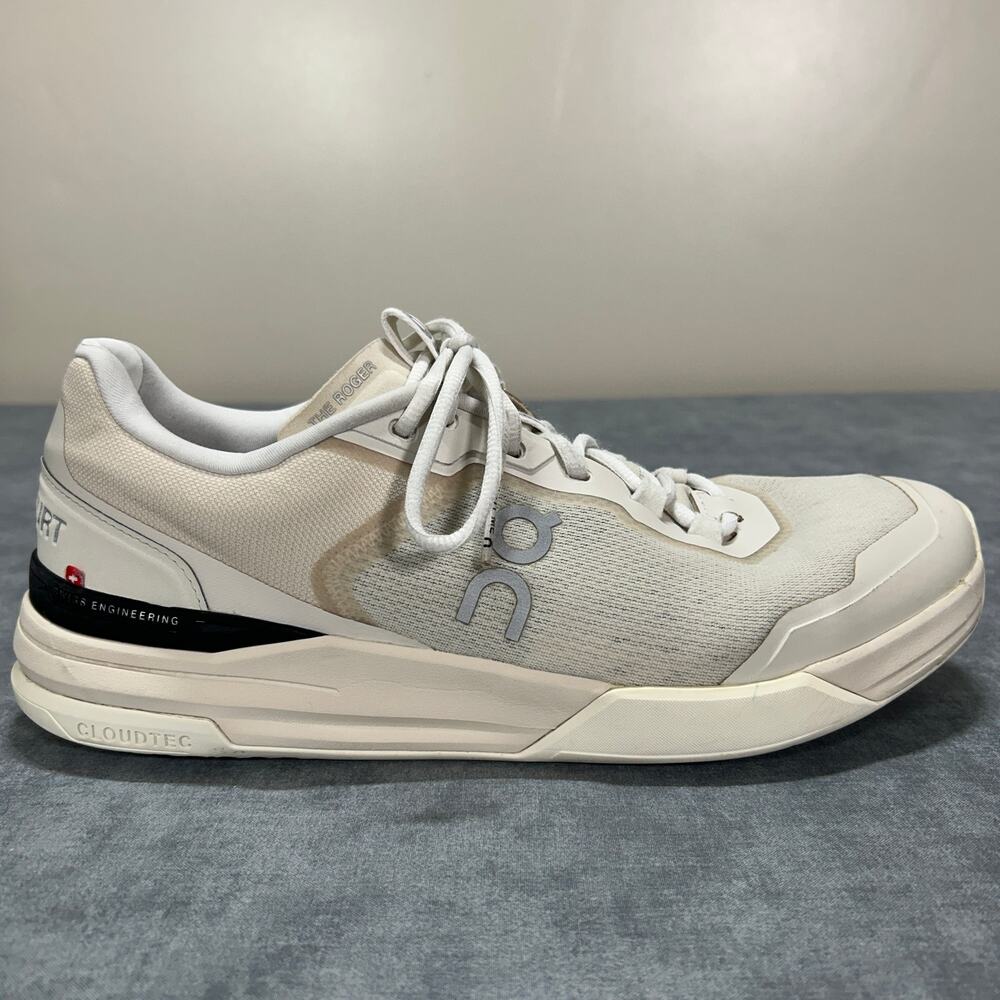 On THE ROGER Advantage Pro Sneakers Cream Black Mens 11.5 3MF10273309